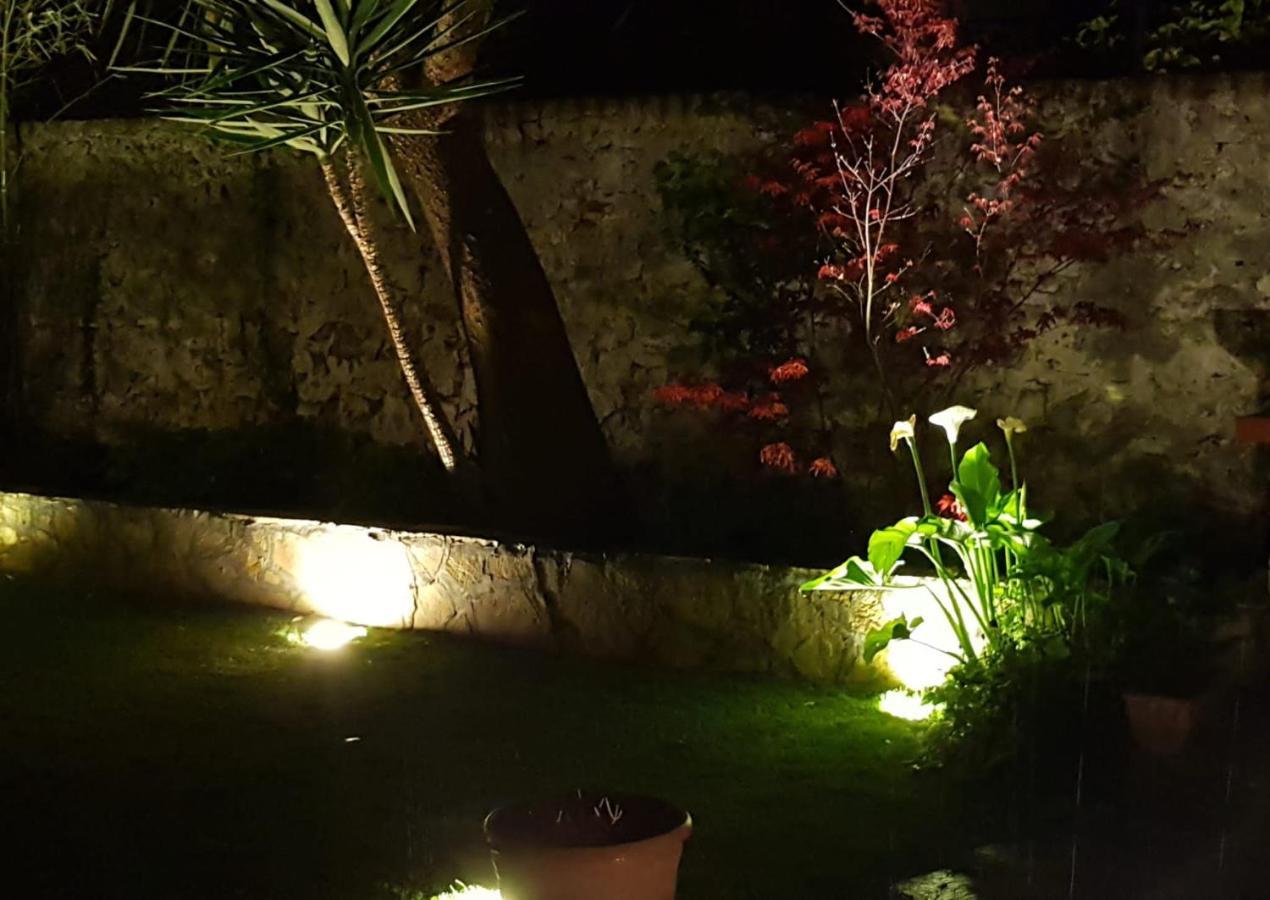 La Casa Con Piscina Riscaldata Interna Anna Luxury Garden Appartement Pisa Buitenkant foto